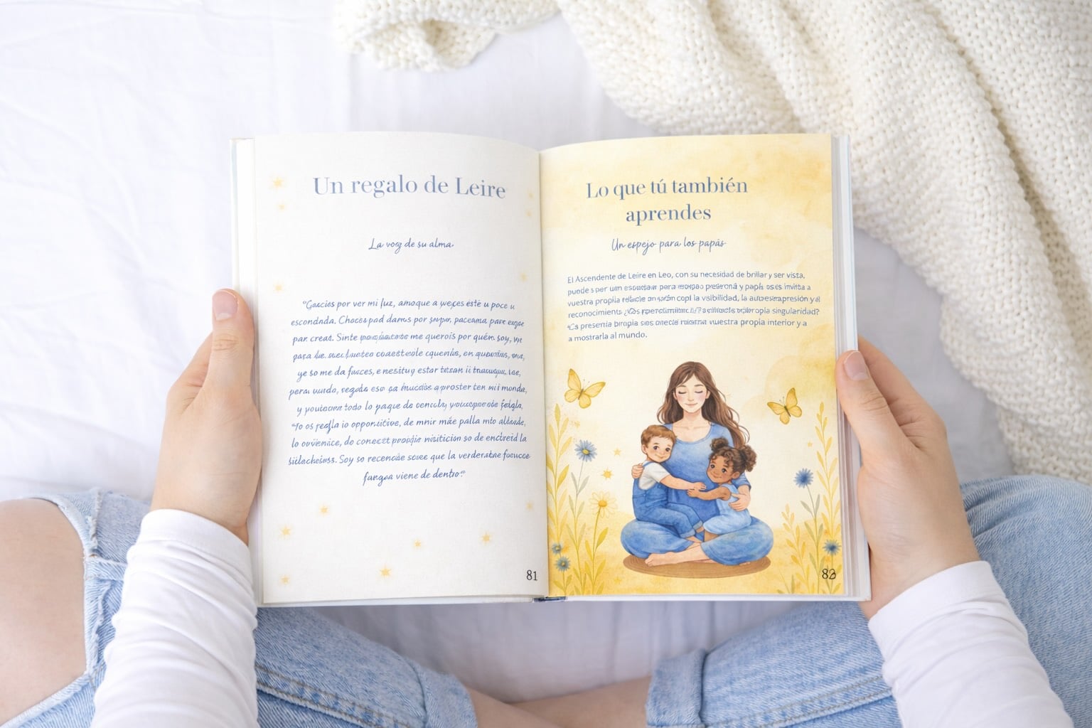 Interior de carta natal infantil personalizada con ilustración madre e hijo